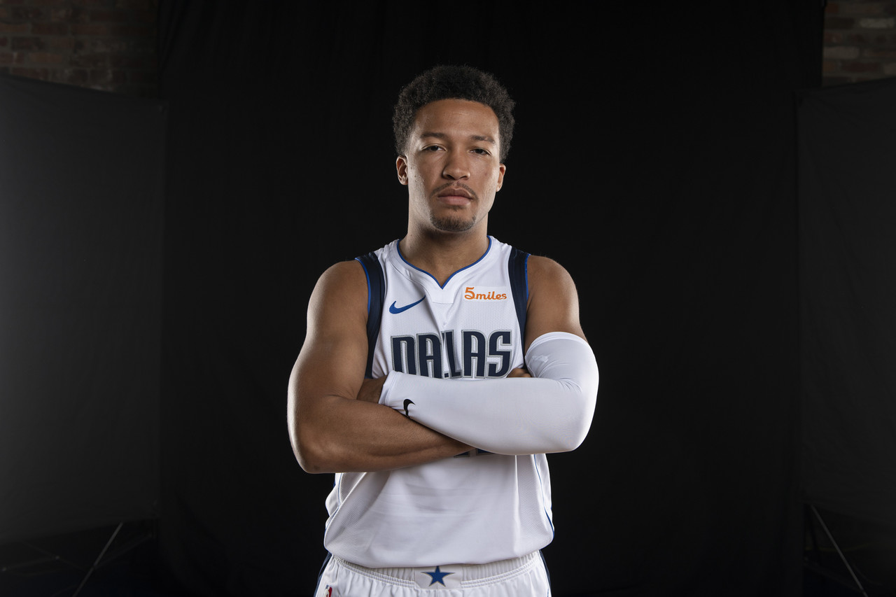 持与市场引 持与市场引