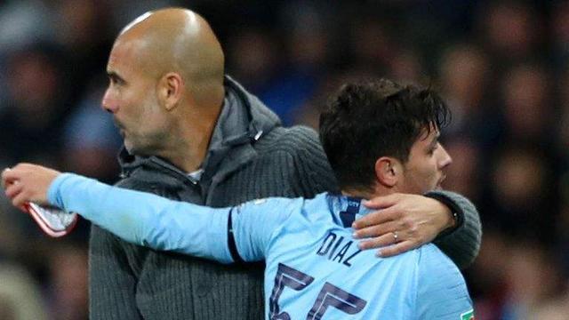 首场比赛中 首场比赛中