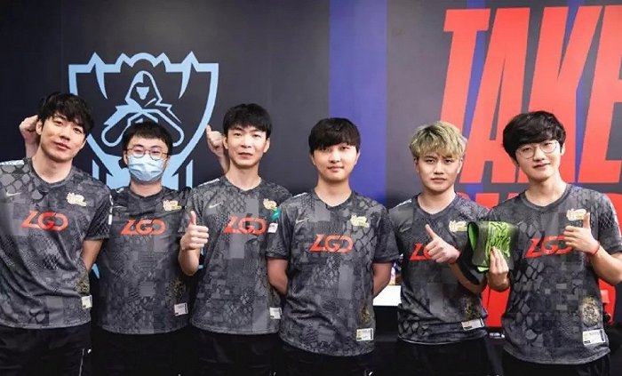 辉煌增光添 辉煌增光添