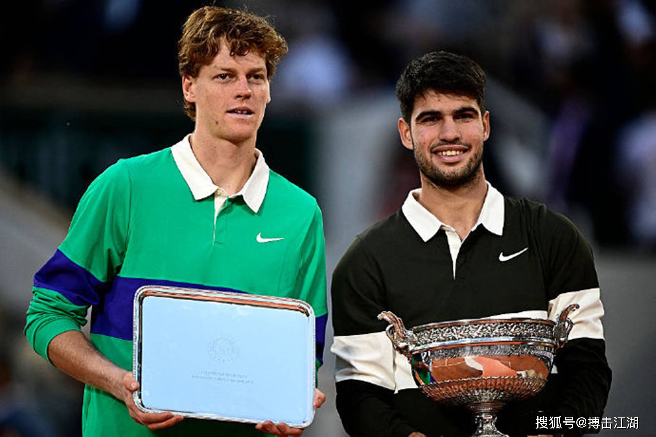 更是在关键 更是在关键